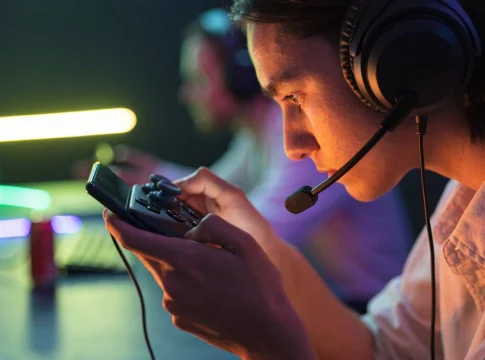 Jogos por streaming no celular: compare nuvem e acesso remoto