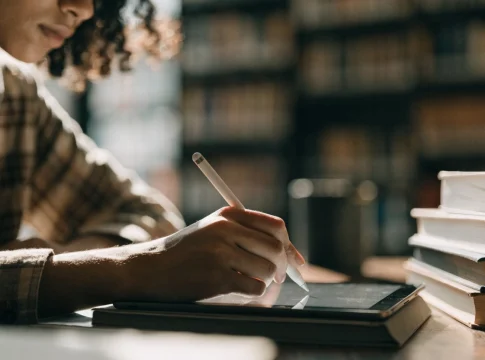 Apps de leitura e anotação: grife, anote e revise PDFs no celular