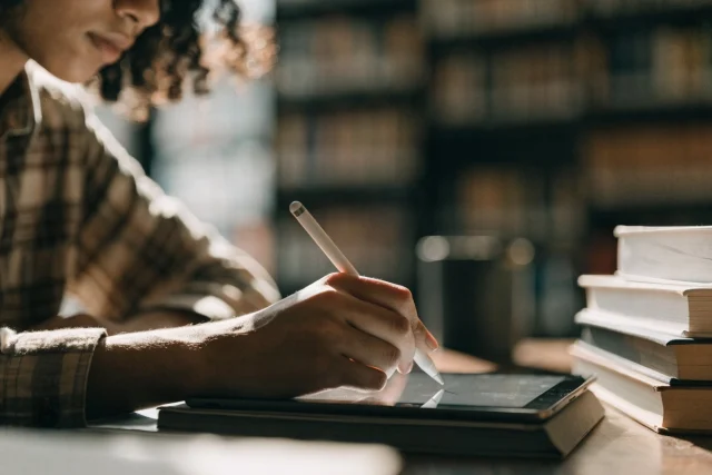 Apps de leitura e anotação: grife, anote e revise PDFs no celular