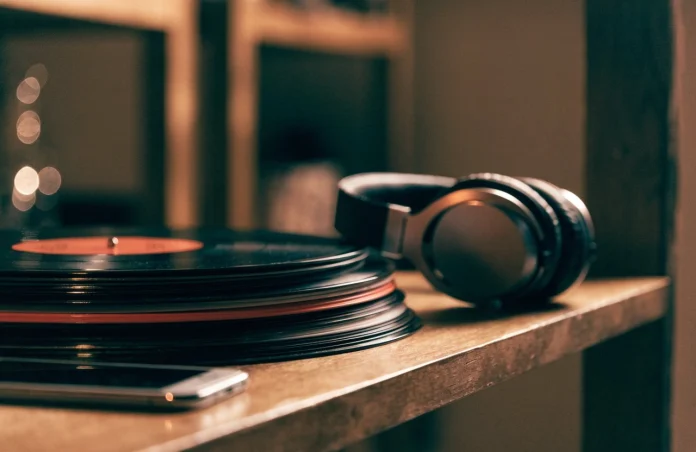 Organizar sua biblioteca de música: pastas, tags e capas no celular