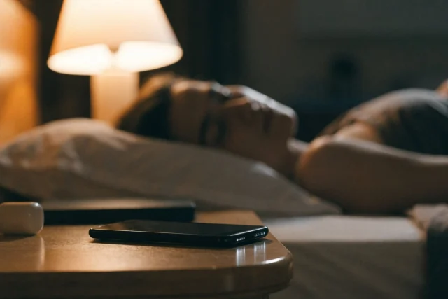 Aplicativos de música para o sono: timer, ruído branco e rotina noturna
