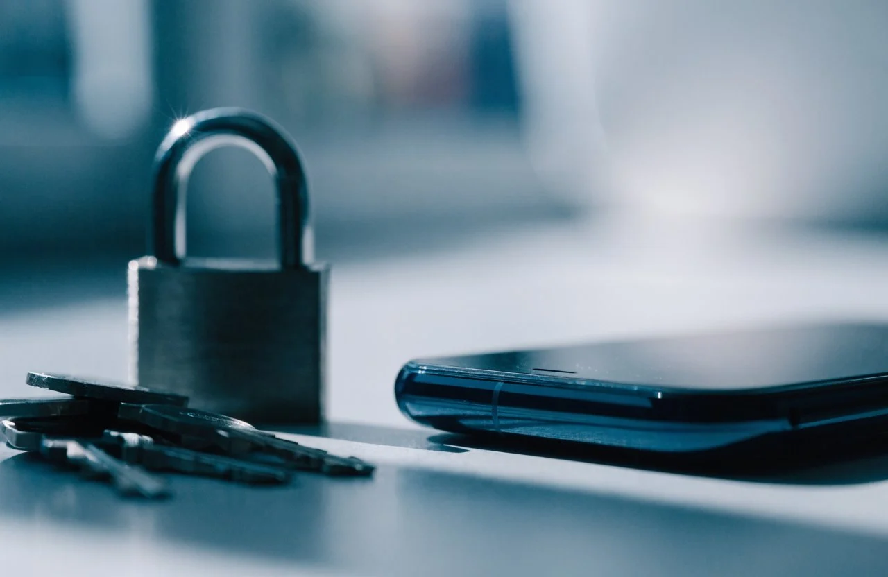 Android-Schutz: Play Protect, Berechtigungen und Virenschutz.